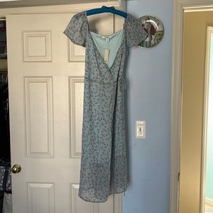 Francesca’s | Wrap Midi Dress